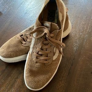 Vans Ultrarange shoe. Brown/white. Mens size 12.